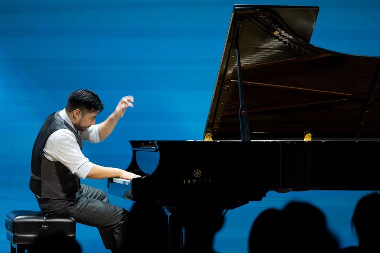 Yusuke Komura in concert